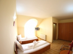 Hotel Pensiunea Casa Traiana - Alba Iulia - poza 3 - travelro