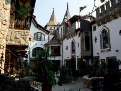 Hotel Printul Vanator si Dracula - Turda - poza 1 - travelro